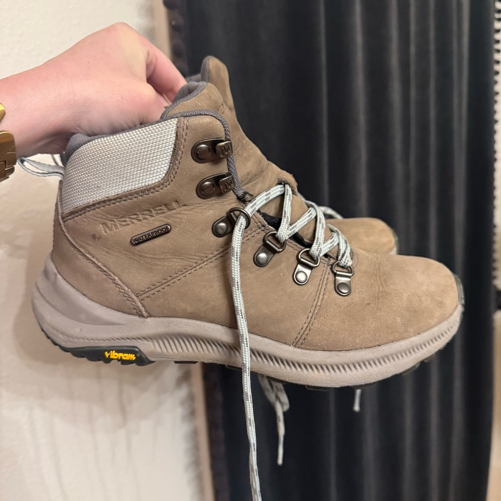 Merrell Ontario Mid 2 Waterproof Hiking Boots shoes – Women’s 6.5